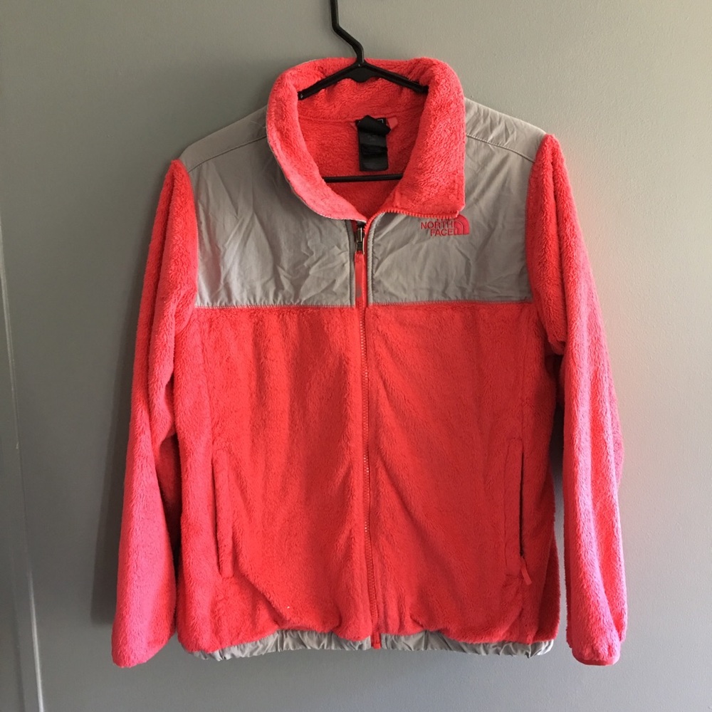 • The North Face •